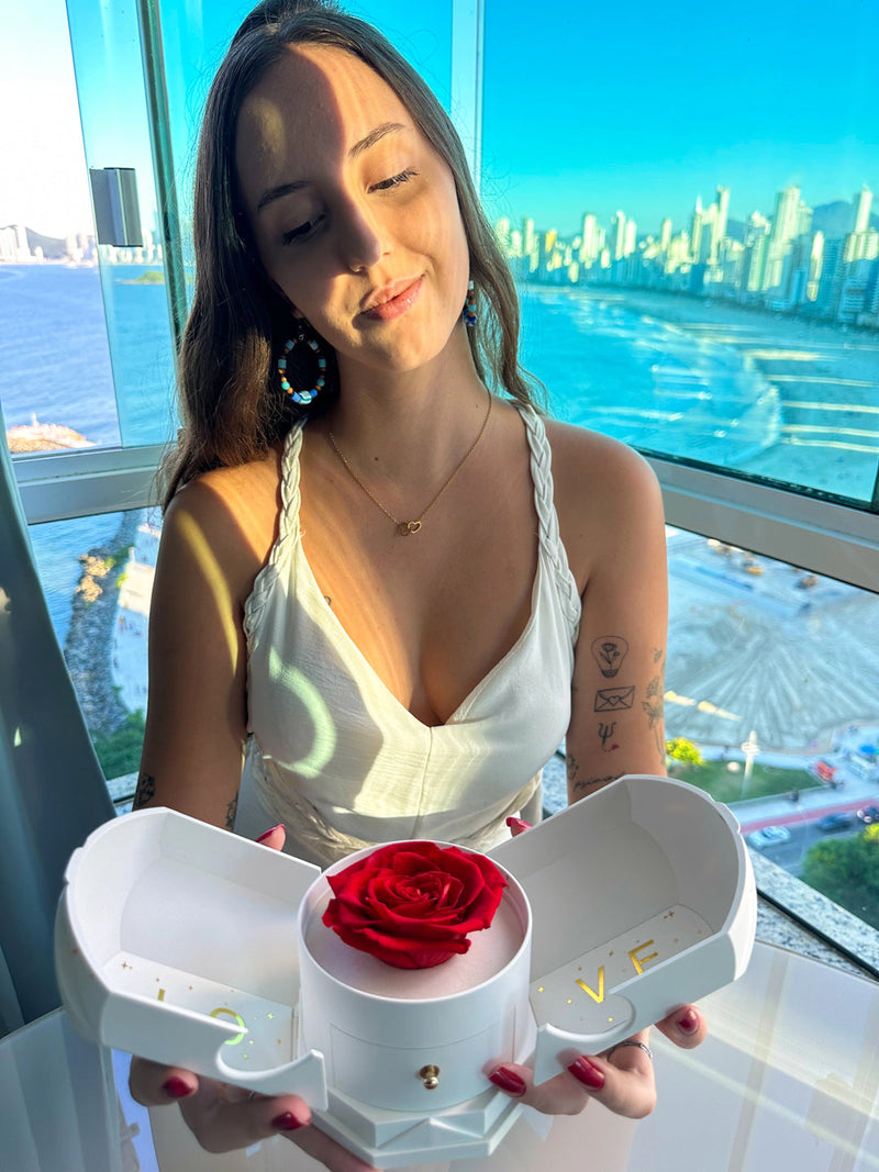 Caixa com Rosa Eterna & Colar Coração Personalizado